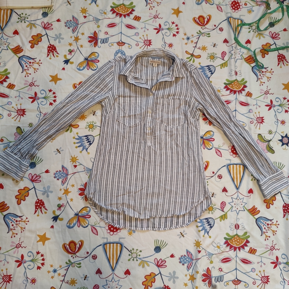 Mossimo Long sleeve button front shirt size XS